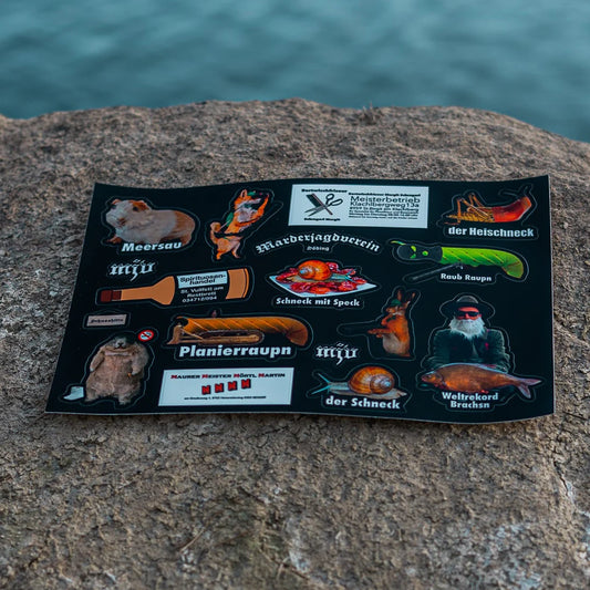 Verschiedene Marderjagdverein Aufkleber auf einem Bogen zum ablösen und aufkleben.